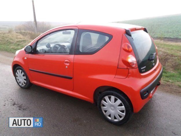 Rosu Utilizat 2007 Peugeot 107 Hatchback | 1.750 EUR - Imagine 1/4