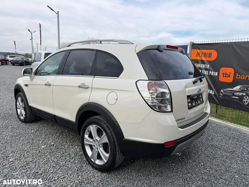 Second-hand Chevrolet Captiva LTZ 184 CP (135 kW) 2012 Culoarealb SUV