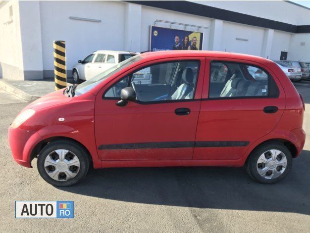 Second-hand Chevrolet Spark 66 CP (48 kW) 2008 Rosu Hatchback
