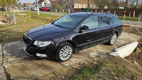 Negru Second-hand 2013 Skoda Superb Break | 7.950 EUR (Preț OK) - Imagine 1/4