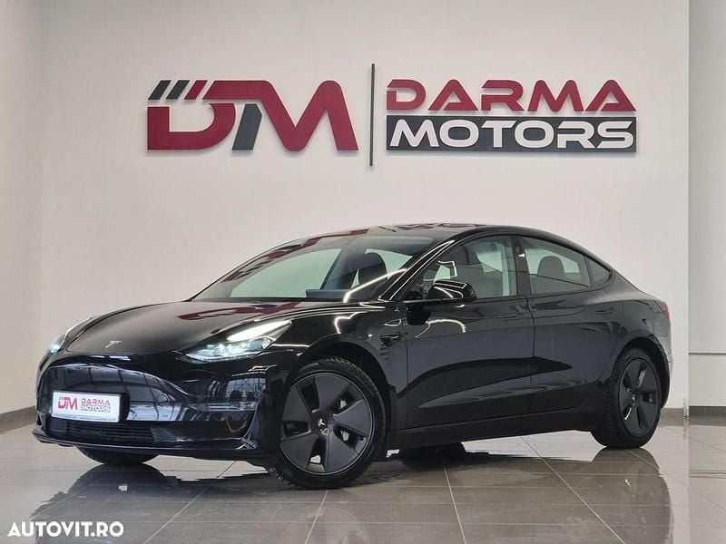 Culoarenegru Utilizat 2021 Tesla Model 3 Berlinǎ | 27.990 EUR (Preț OK) - Imagine 1/4