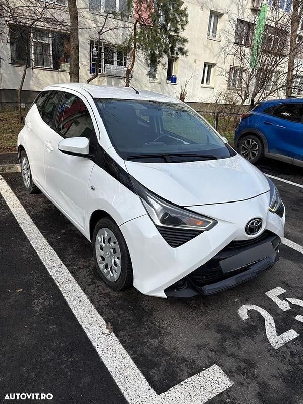 Second-hand Toyota Aygo 72 CP (52 kW) 2022 Culoarealb