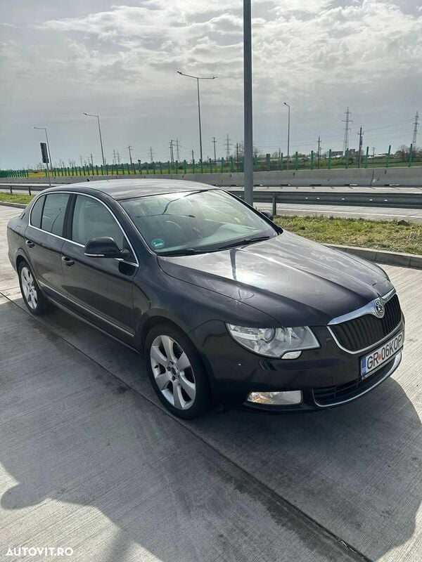 Negru Utilizat 2011 Skoda Superb Active Berlinǎ | 7.500 EUR (Preț OK) - Imagine 1/4