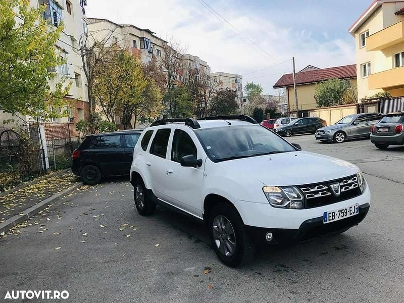 Culoarealb Utilizat 2016 Dacia Duster Lauréate SUV | 6.250 EUR (Super Preț) - Imagine 1/4