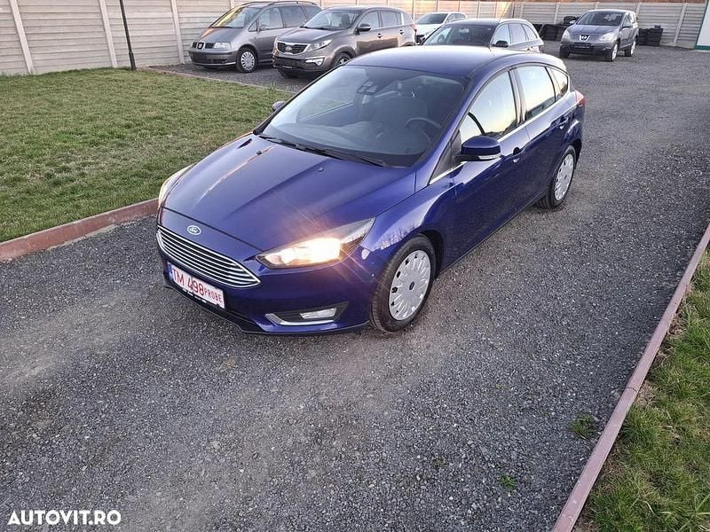 Second-hand Ford Focus Titanium 105 CP (77 kW) 2016 Albastru Hatchback