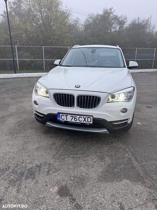 Culoarealb Utilizat 2013 BMW X1 Sport Line SUV | 7.800 EUR (Super Preț) - Imagine 1/4