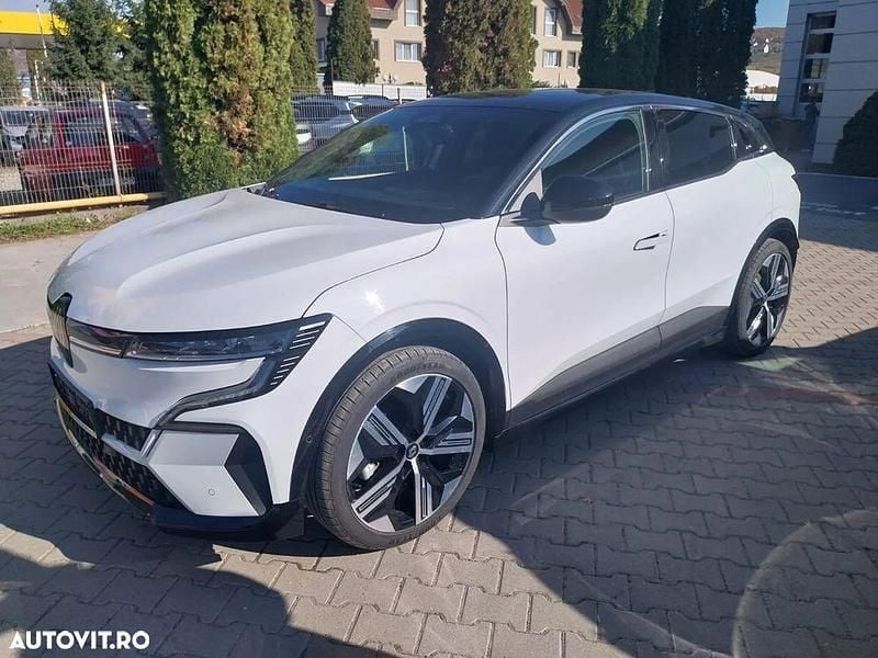 Culoarealb Utilizat 2023 Renault Mégane Iconic Berlinǎ | 27.699 EUR (Puțin scump) - Imagine 1/4