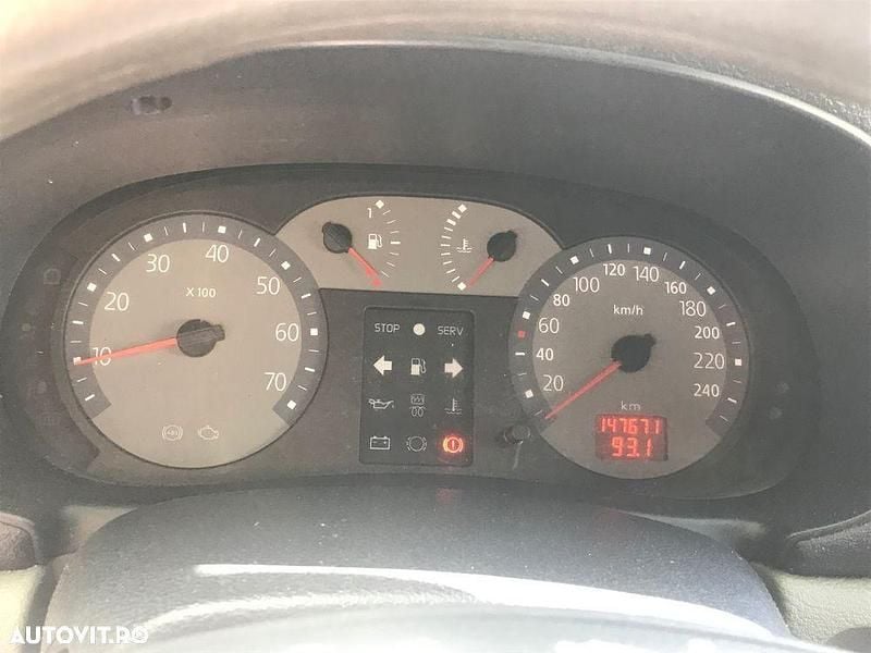 Argint Utilizat 2005 Renault Clio II Authentique Hatchback | 1.300 EUR (Preț bun) - Imagine 1/4