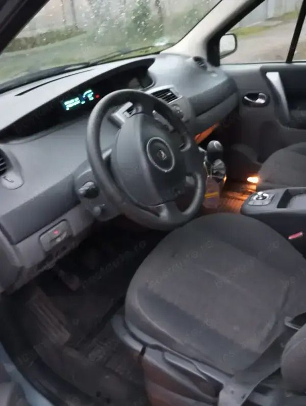 Utilizat 2007 Renault Scénic II Monovolum | 1.750 EUR - Imagine 1/4