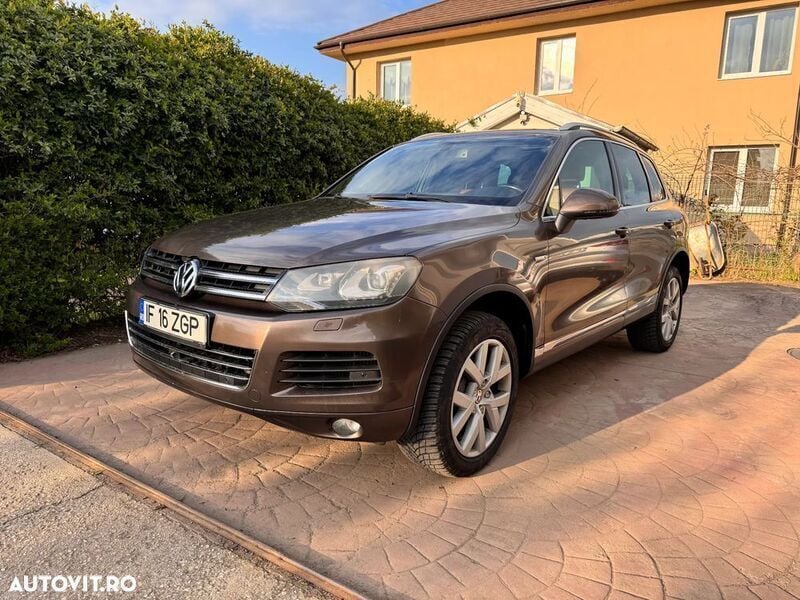 Maro Utilizat 2014 VW Touareg SUV | 15.900 EUR (Preț bun) - Imagine 1/4