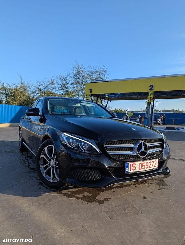 Culoarenegru Utilizat 2017 Mercedes C180 Avantgarde Berlinǎ | 17.100 EUR (Preț OK) - Imagine 1/4