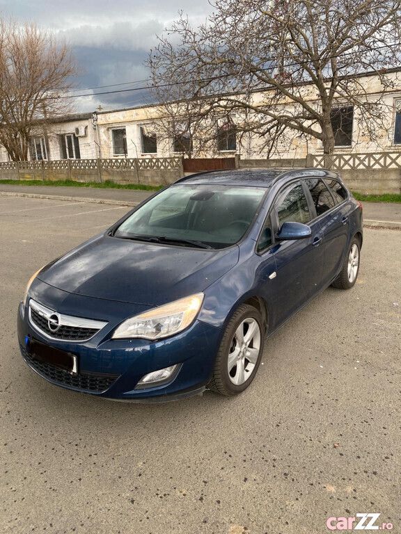 Albastru Utilizat 2011 Opel Astra Sport Break | 4.500 EUR (Preț OK) - Imagine 1/4