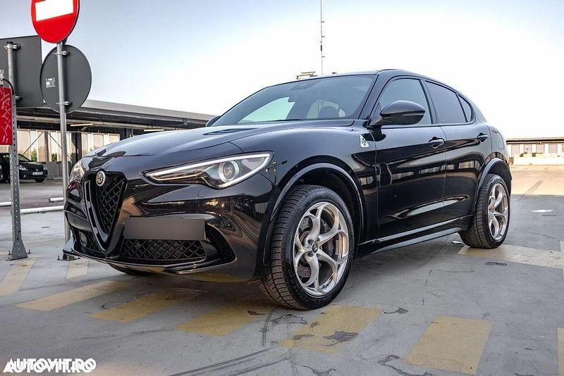 Second-hand Alfa Romeo Stelvio Quadrifoglio 510 CP (375 kW) 2021 Culoarenegru SUV