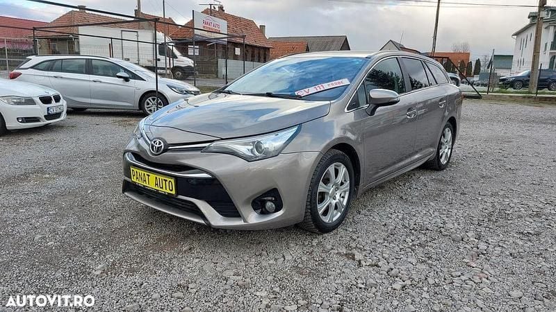 Second-hand Toyota Avensis Business Edition 143 CP (105 kW) 2016 Culoarebej Break