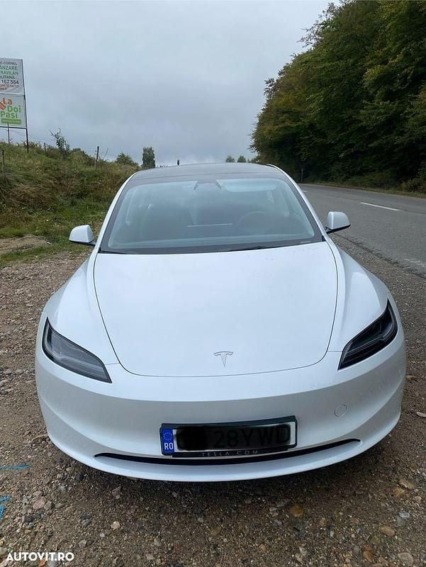 Culoarealb Utilizat 2024 Tesla Model 3 RWD Berlinǎ | 34.900 EUR (Preț OK) - Imagine 1/4