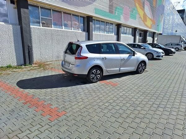 Second-hand Renault Grand Scénic 110 CP (80 kW) 2011 Monovolum