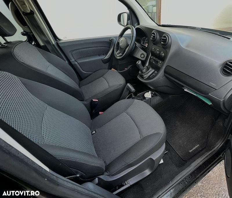 Second-hand Renault Kangoo Expression 90 CP (66 kW) 2015 Culoarenegru Monovolum