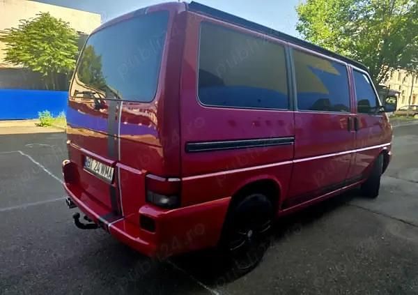 Rosu Utilizat 2004 VW Caravelle Monovolum | 8.150 EUR (Scump) - Imagine 1/4