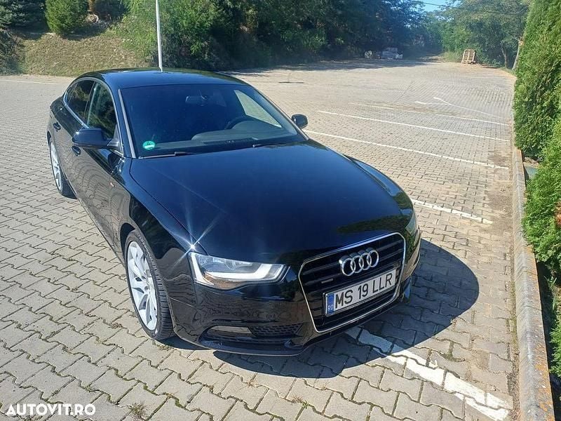 Culoarenegru Utilizat 2015 Audi A5 Sportback S-Line Berlinǎ | 12.490 EUR - Imagine 1/4