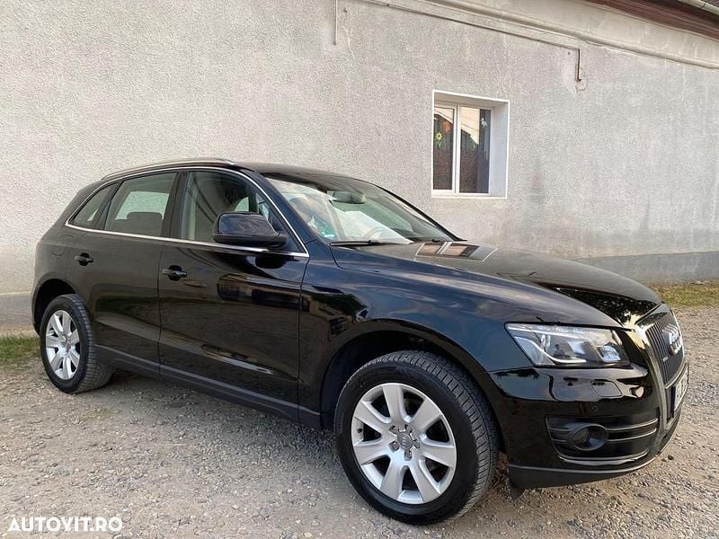 Culoarenegru Utilizat 2014 Audi Q5 Comfort SUV | 10.299 EUR - Imagine 1/4