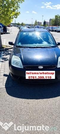 Albastru Utilizat 2004 Ford Fiesta Hatchback | 900 EUR - Imagine 1/4