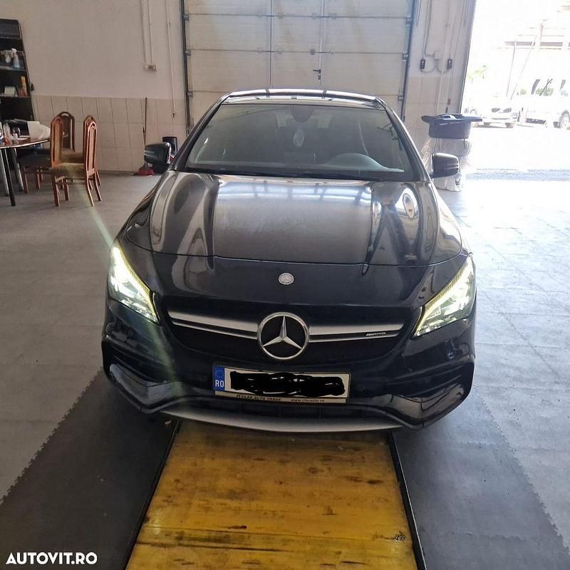 Culoarenegru Utilizat 2017 Mercedes CLA45 AMG AMG Coupe | 30.000 EUR (Super Preț) - Imagine 1/4