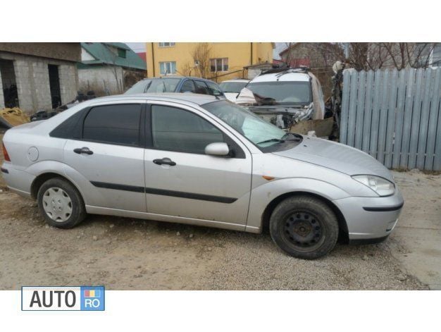 Second-hand Ford Focus 101 CP (74 kW) 2004 Berlinǎ