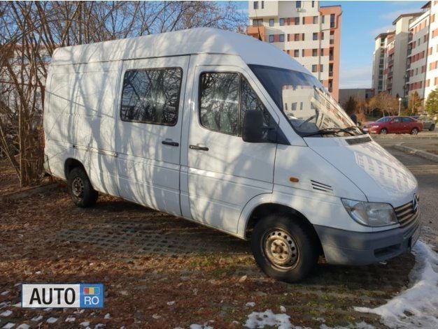 Alb Utilizat 2001 Mercedes Sprinter Van | 2.899 EUR (Super Preț) - Imagine 1/4