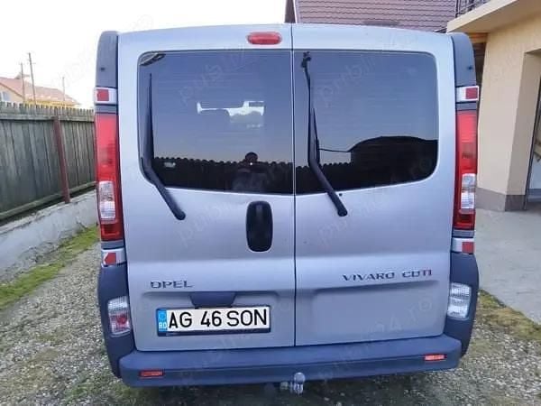 Second-hand Opel Vivaro 135 CP (99 kW) 2015 Gri Monovolum