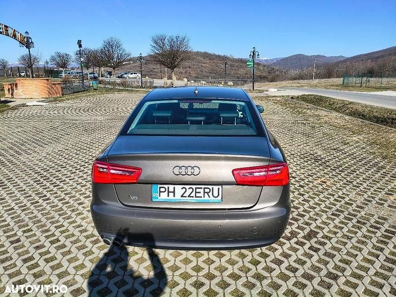 Second-hand Audi A6 177 CP (130 kW) 2012 Culoaremaro Berlinǎ