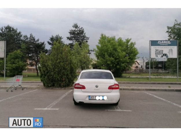 Alb Utilizat 2012 Skoda Superb | 6.199 EUR - Imagine 1/4