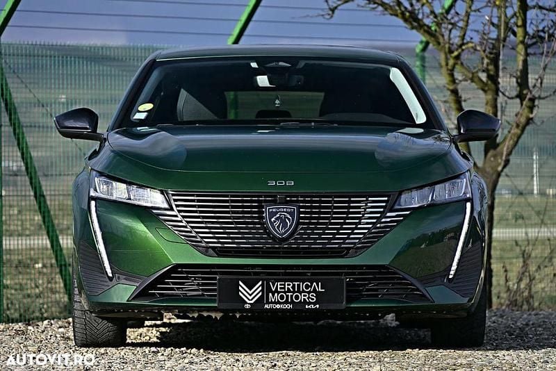 Second-hand Peugeot 308 GT 130 CP (95 kW) 2022 Culoareverde Berlinǎ