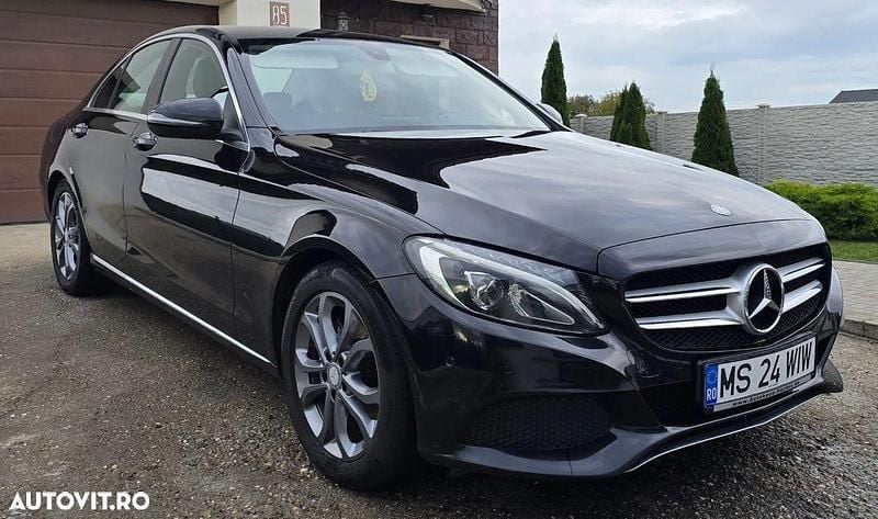 Culoarenegru Utilizat 2017 Mercedes C200 AMG line Berlinǎ | 14.990 EUR (Preț bun) - Imagine 1/4