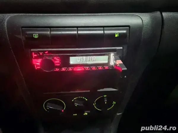 Rosu Utilizat 2005 Skoda Octavia Berlinǎ | 870 EUR (Super Preț) - Imagine 1/4
