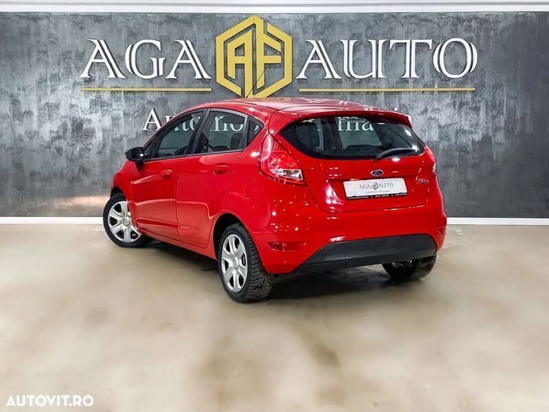 Second-hand Ford Fiesta Trend 60 CP (44 kW) 2009 Rosu Hatchback