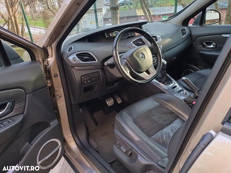 Second-hand Renault Scénic III Bose Edition 110 CP (80 kW) 2015 Culoarebej Monovolum