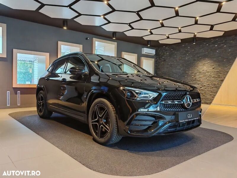 Negru Nouă 2025 Mercedes GLA200 SUV | 55.795 EUR (Scump) - Imagine 1/4
