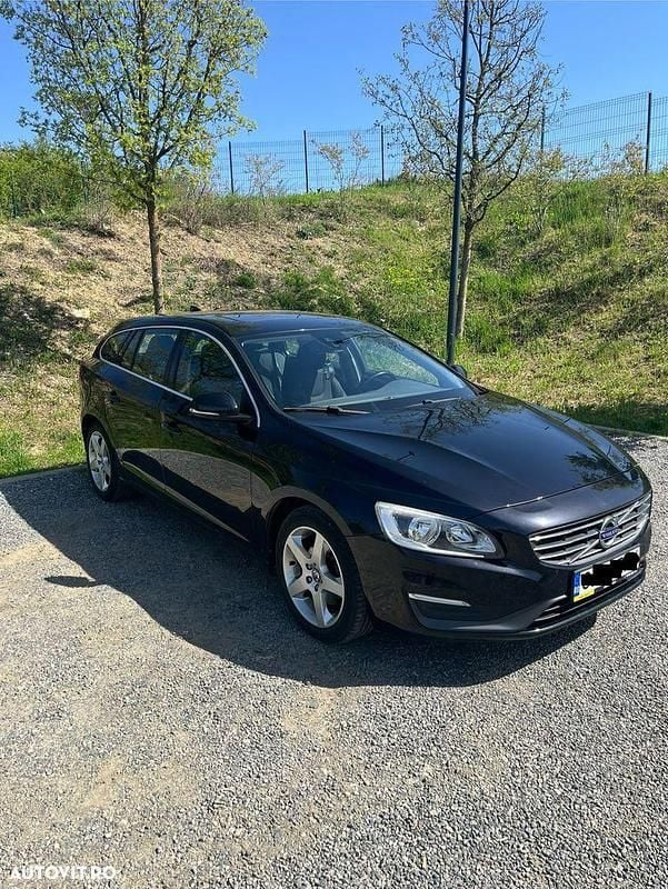 Negru Utilizat 2014 Volvo V60 Momentum Break | 7.000 EUR (Preț bun) - Imagine 1/4