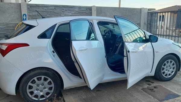 Alb Utilizat 2014 Hyundai i30 Hatchback | 5.500 EUR (Preț bun) - Imagine 1/4