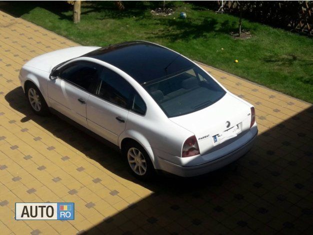 Second-hand VW Passat 131 CP (96 kW) 2005 Alb Berlinǎ