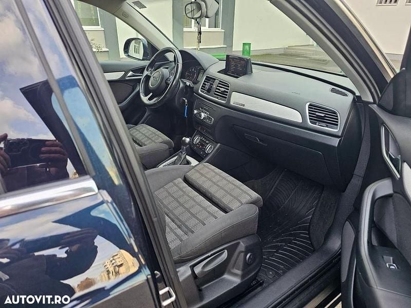 Second-hand Audi Q3 Sport 177 CP (130 kW) 2012 Culoarealbastru SUV