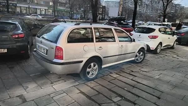 Second-hand 2005 Skoda Octavia Break | 1.500 EUR (Preț bun) - Imagine 1/4