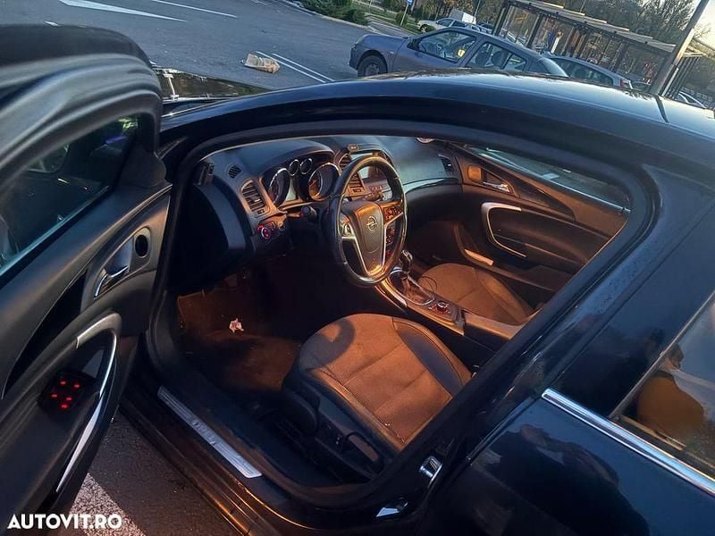 Second-hand Opel Insignia 180 CP (132 kW) 2011 Culoarenegru Berlinǎ