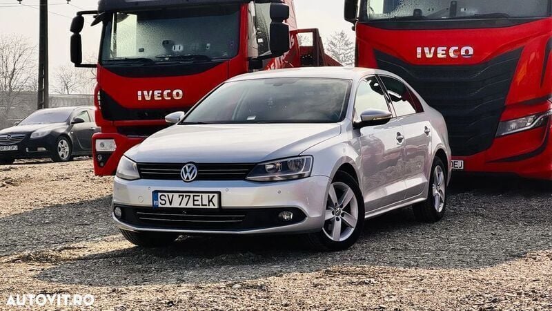 Gri Utilizat 2011 VW Jetta Comfortline Berlinǎ | 5.490 EUR (Preț OK) - Imagine 1/4