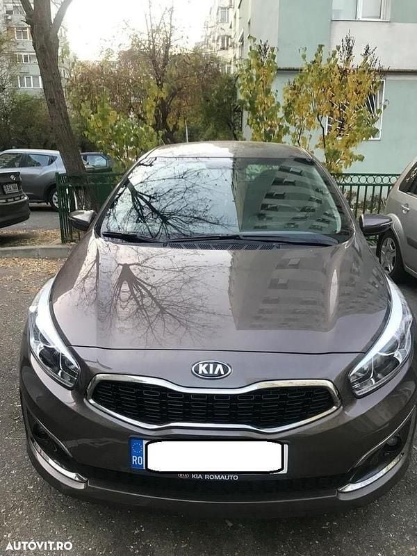 Culoaremaro Utilizat 2016 Kia Ceed Hatchback | 11.950 EUR (Super Preț) - Imagine 1/4