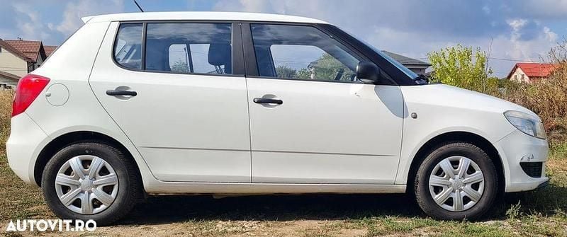 Second-hand Skoda Fabia Classic 60 CP (44 kW) 2011 Culoarealb Hatchback