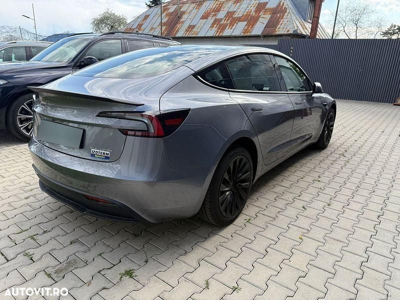 Second-hand Tesla Model 3 366 kW (498 CP) 2025 Culoareargint Berlinǎ