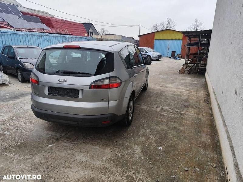 Second-hand Ford S-MAX Champions Edition 140 CP (102 kW) 2007 Culoareargint Monovolum