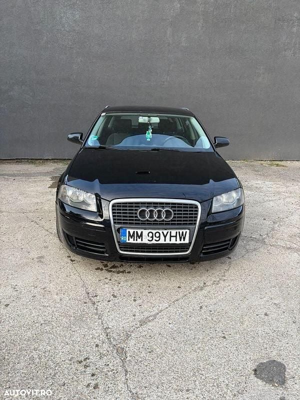 Culoarenegru Utilizat 2007 Audi A3 Ambition Berlinǎ | 2.900 EUR (Preț OK) - Imagine 1/4