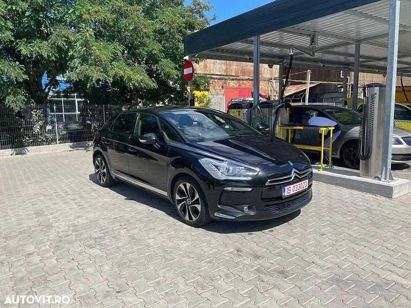 Culoarenegru Utilizat 2015 Citroën DS5 Sport Chic Hatchback | 11.000 EUR (Preț OK) - Imagine 1/4